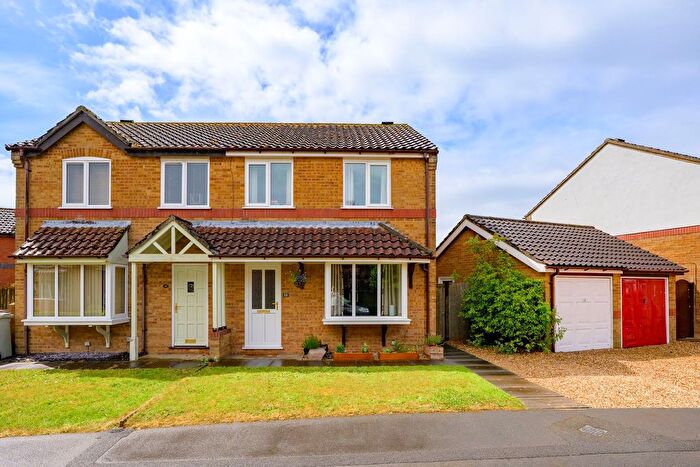 3 Bedroom Semi-Detached House For Sale In College Park, Horncastle, LN9