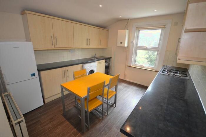 1 Bedroom Maisonette To Rent In Thorold Road, Ilford, Essex, IG1