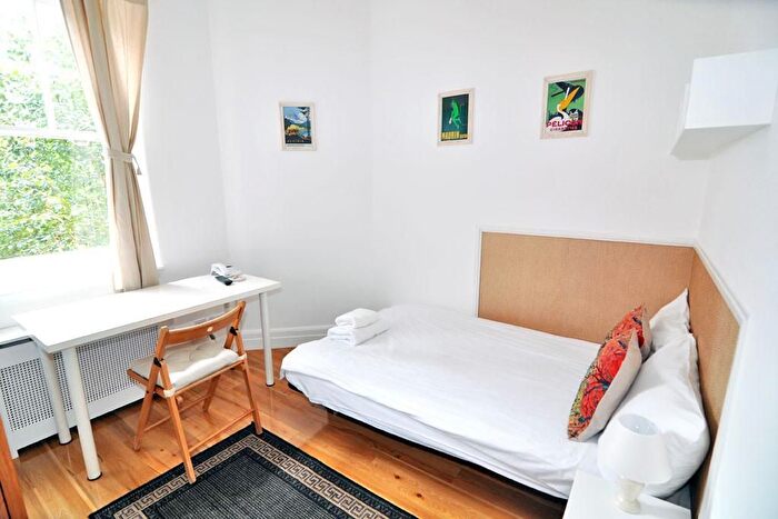 Studio To Rent In Fulham Palace Road, London, W6