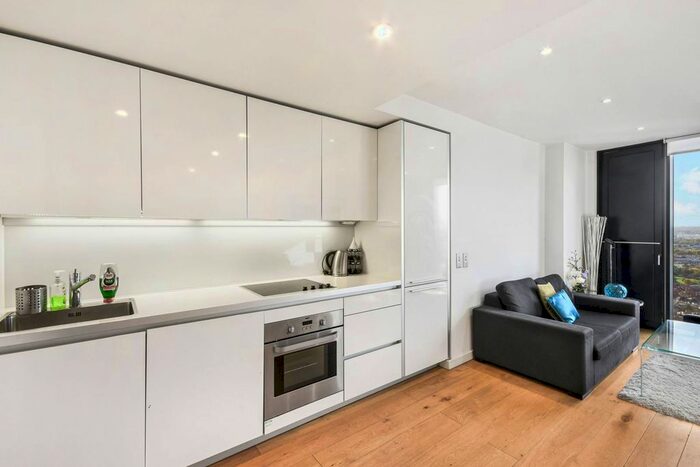 1 Bedroom Flat To Rent In Walworth Road, Elephant And Castle, London, SE1