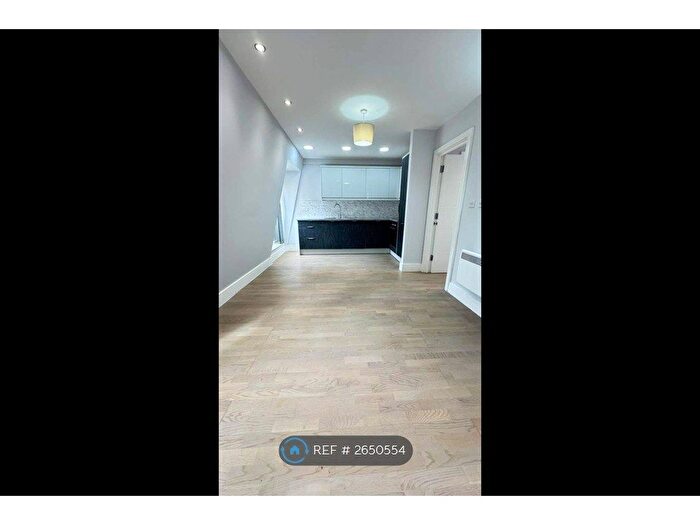 3 Bedroom Flat To Rent In Constance House, London, NW10