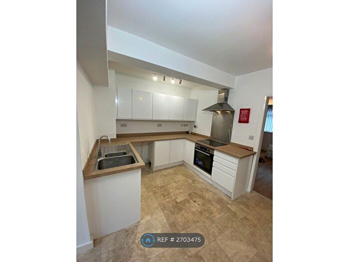 3 Bedroom Semi Detached House To Rent In Whitmore Road, Chaddesden, Derby, DE21