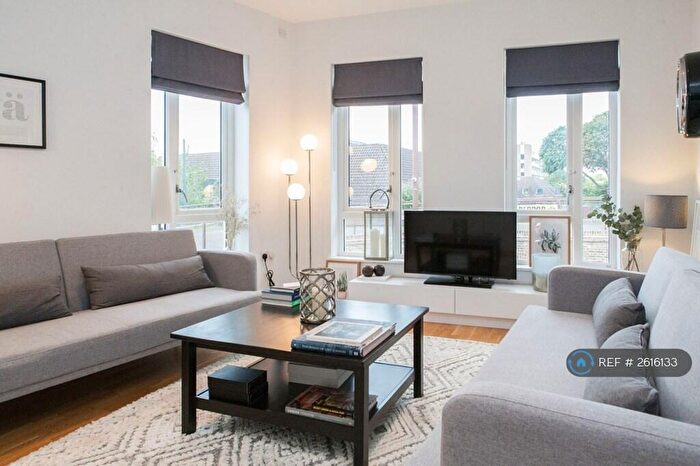 3 Bedroom End Of Terrace House To Rent In St. Pauls House, London, SE8