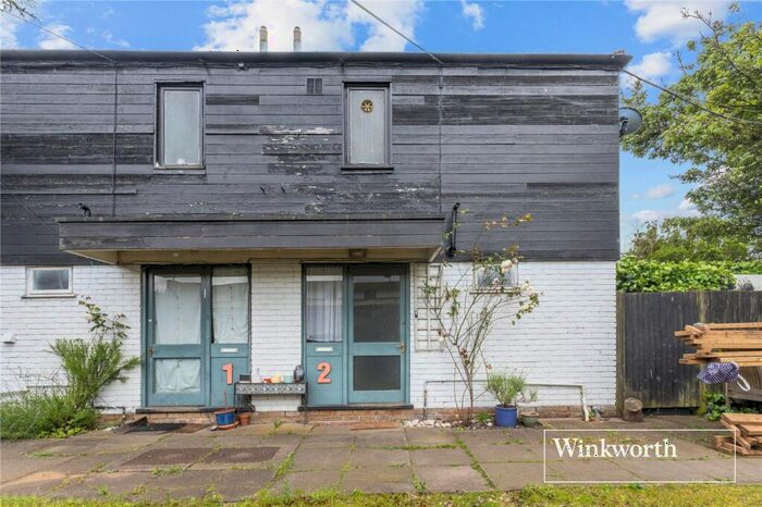 3 Bedroom Semi-Detached House To Rent In East End Road, Finchley, London, N3