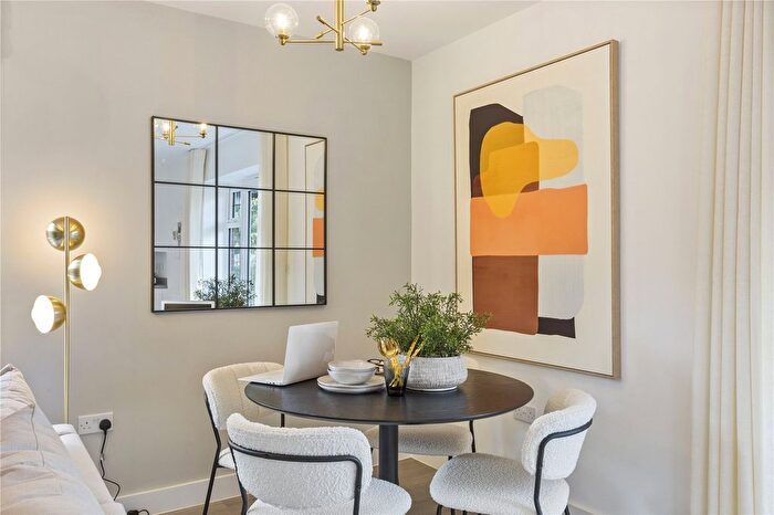 1 Bedroom Flat For Sale In Colville House, Sunninghill Square, SL5