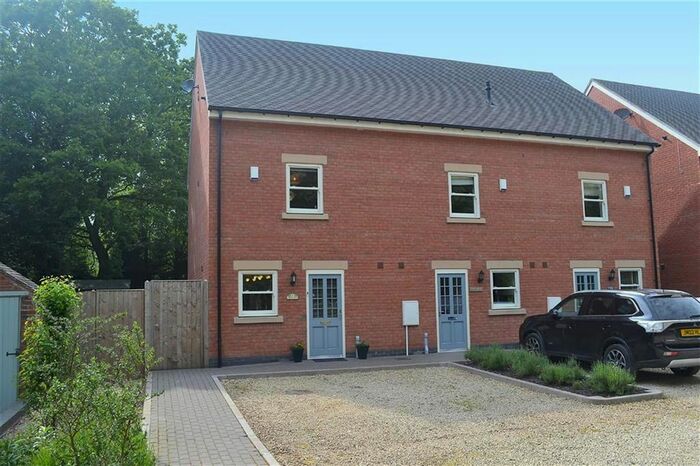 3 Bedroom End Of Terrace House To Rent In Oakhurst Court, Shenstone, Staffordshire, WS14