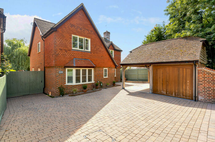 4 Bedroom Detached House For Sale In Winchester Road, Ampfield, Romsey, Hampshire, SO51
