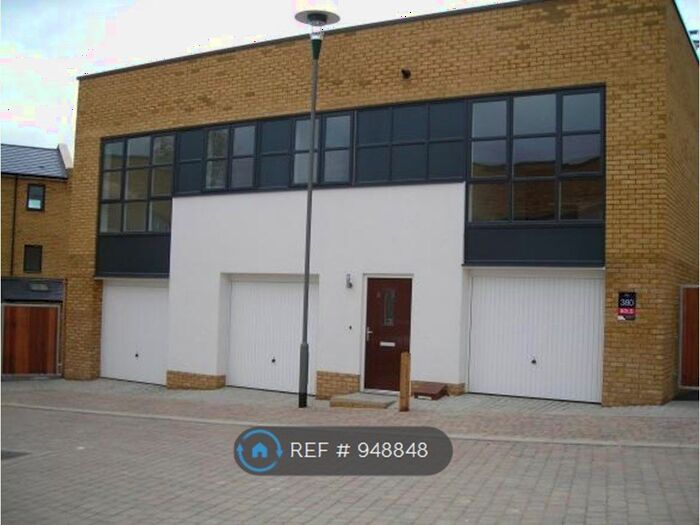 3 Bedroom Flat To Rent In Sanderling Way, Greenhithe, DA9