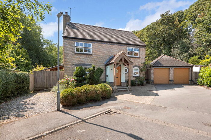 4 Bedroom Detached House For Sale In Beechwood, Market Lavington, SN10