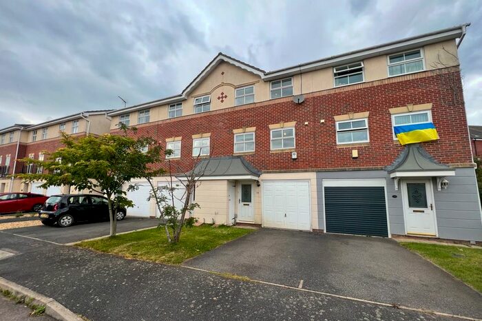 3 Bedroom Town House To Rent In Coales Gardens, Market Harborough, LE16