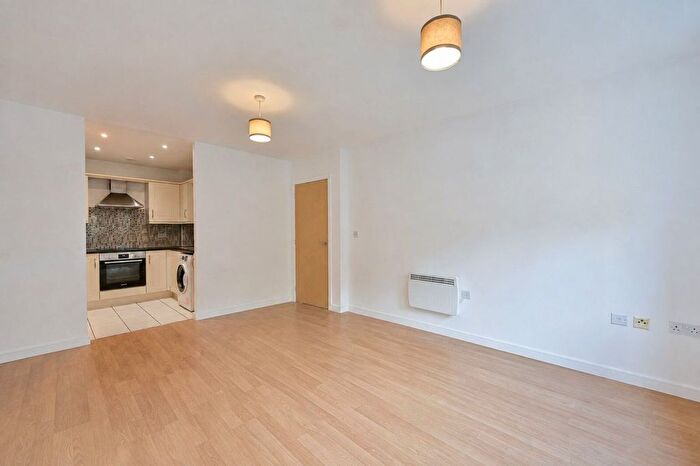 1 Bedroom Flat For Sale In Timothy Place, West Molesey, KT8