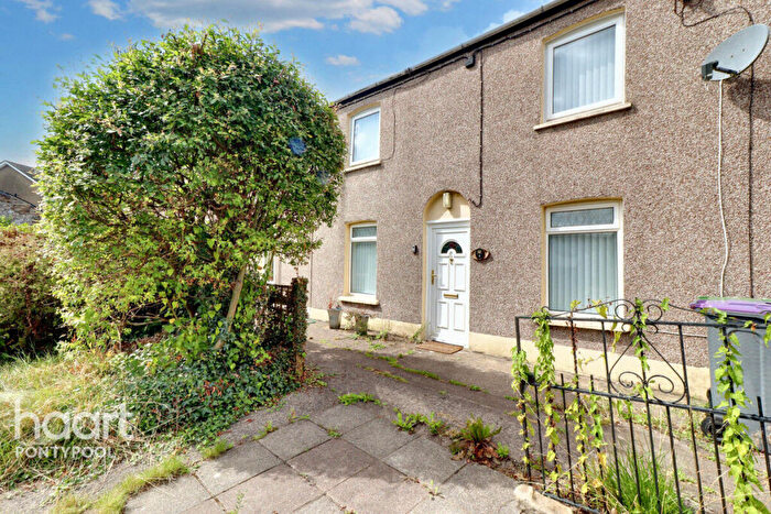 2 Bedroom Cottage For Sale In Caepalish Place, Pontypool, NP4