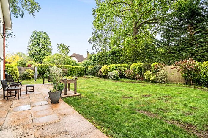 4 Bedroom Detached House For Sale In West End Road, Mortimer Common, Reading, Berkshire, RG7
