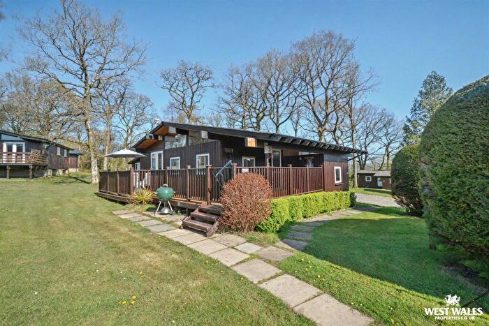 3 Bedroom Chalet For Sale In Penlan Holiday Village, Near Cenarth, SA38