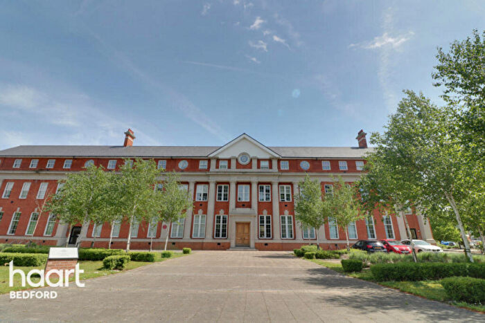 2 Bedroom Flat For Sale In Beauvais Square, Bedford, MK42