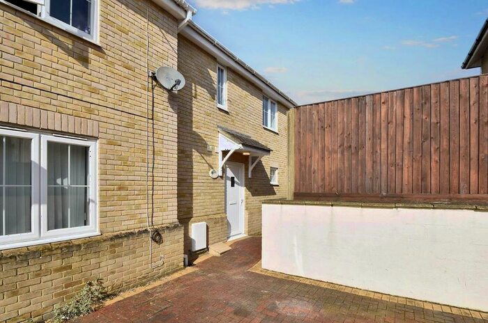 2 Bedroom Semi-Detached House To Rent In Monkton Street, Ryde, PO33