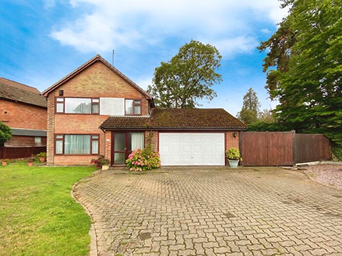 3 Bedroom Detached House For Sale In Queensway, Banbury, Oxfordshire, OX16