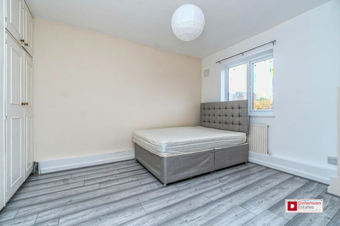 3 Bedroom Maisonette To Rent In Brett Road, Hackney Central, Dalston, Hackney, E8