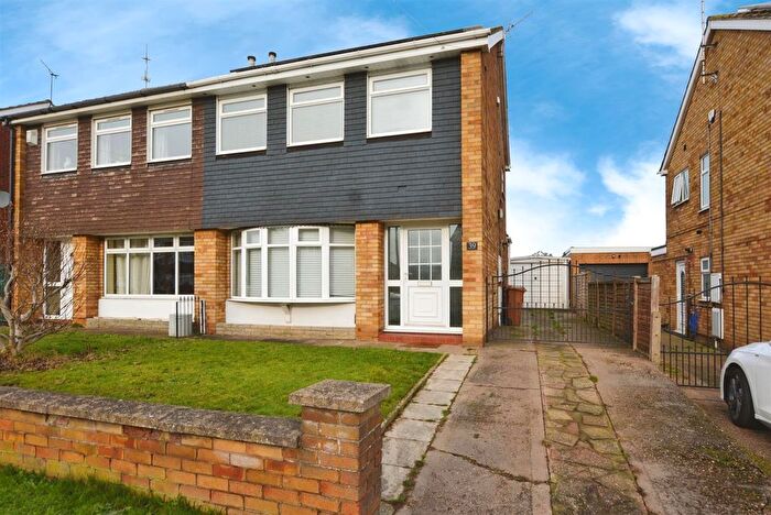 3 Bedroom Semi-detached House To Rent In Caistor Avenue, Scunthorpe, DN16