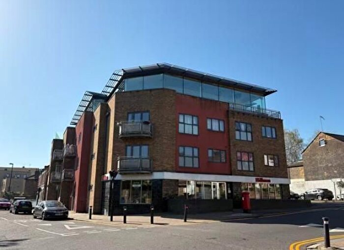 2 Bedroom Flat To Rent In The Crescent, Bromley Road, Beckenham, London, BR3