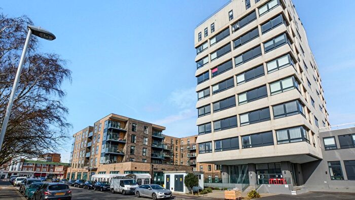 2 Bedroom Flat To Rent In The Causeway, Worthing, BN12