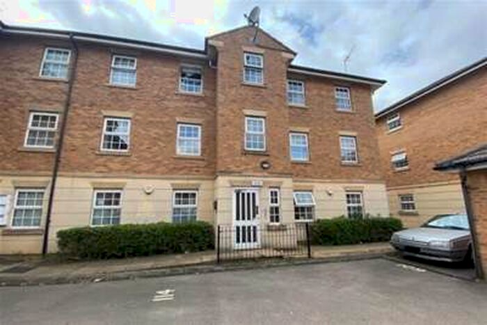 2 Bedroom Flat To Rent In Lion Court, Northampton, NN4