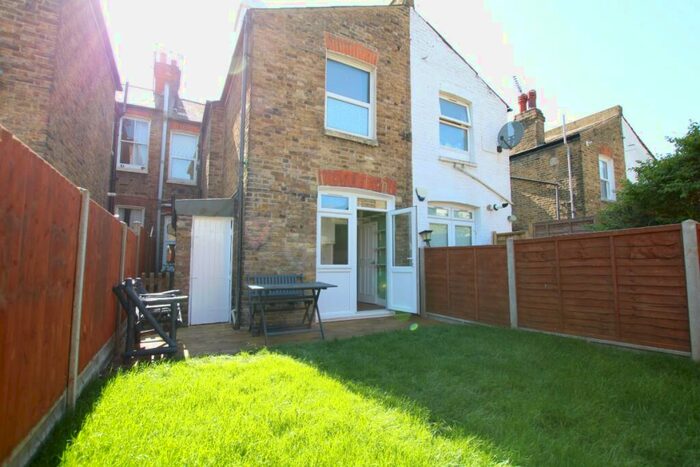 2 Bedroom Flat To Rent In Osborne Road, Willesden Green, NW2