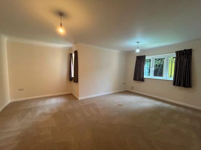 2 Bedroom Flat To Rent In Abbeyfields, Peterborough, PE2