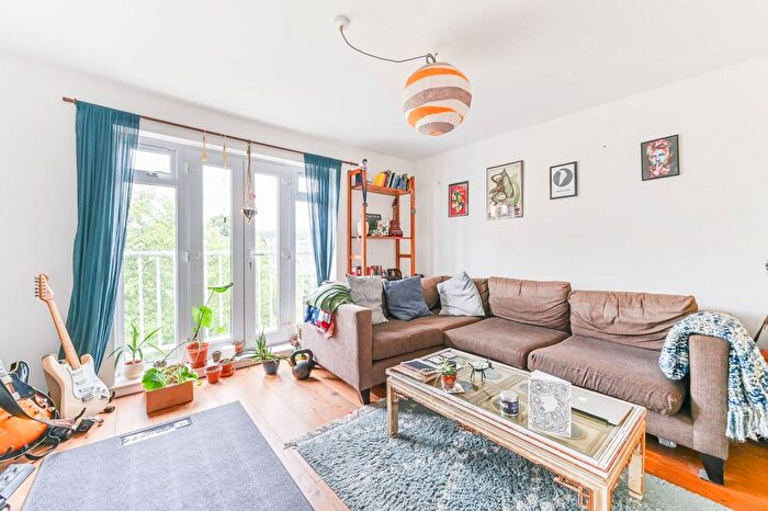 2 Bedroom Flat To Rent In Hamilton Road, West Norwood, London, SE27