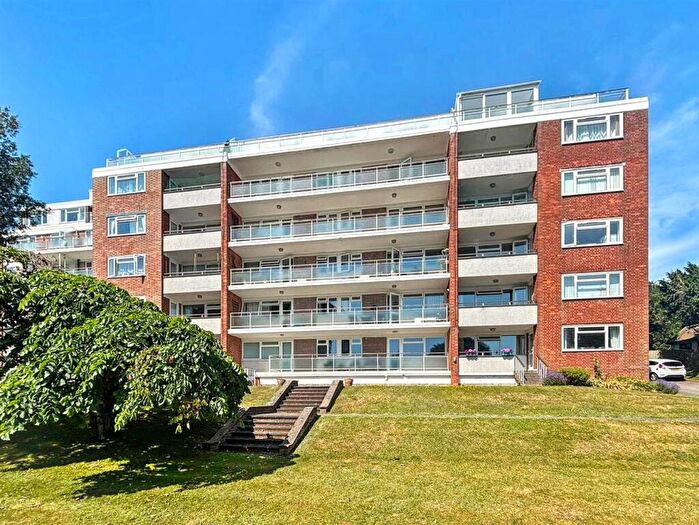 2 Bedroom Flat For Sale In Selwyn Road, Eastbourne, BN21