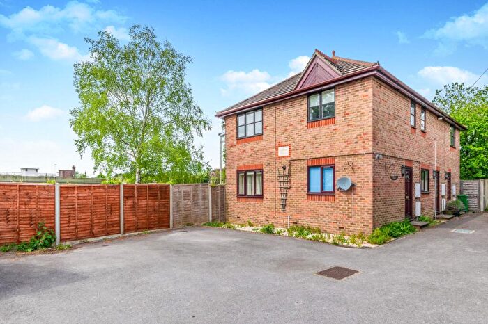 1 Bedroom Flat To Rent In Station Road, Horsham, West Sussex, RH13