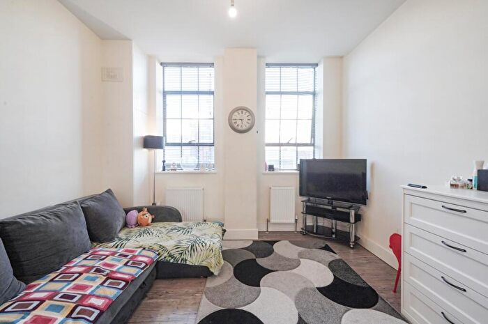 1 Bedroom Apartment To Rent In South Street, Romford, RM1