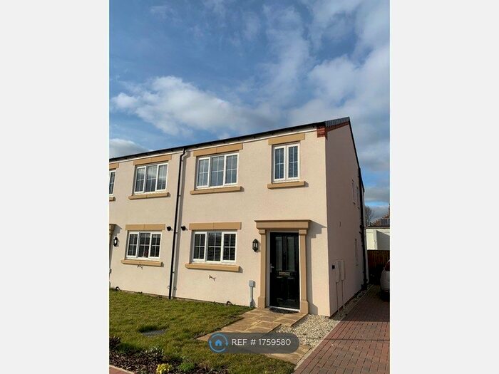 3 Bedroom Semi-Detached House To Rent In Thorpe Gardens, Doncaster, DN4