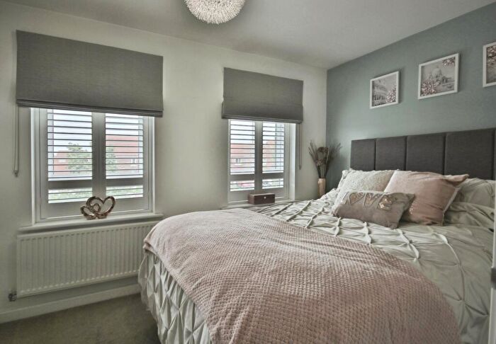 2 Bedroom Terraced House For Sale In Richmond Lane, Kingswood, HU7
