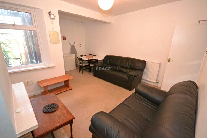 5 Bedroom Terraced House To Rent In Norris Road, Reading, Berkshire, RG6