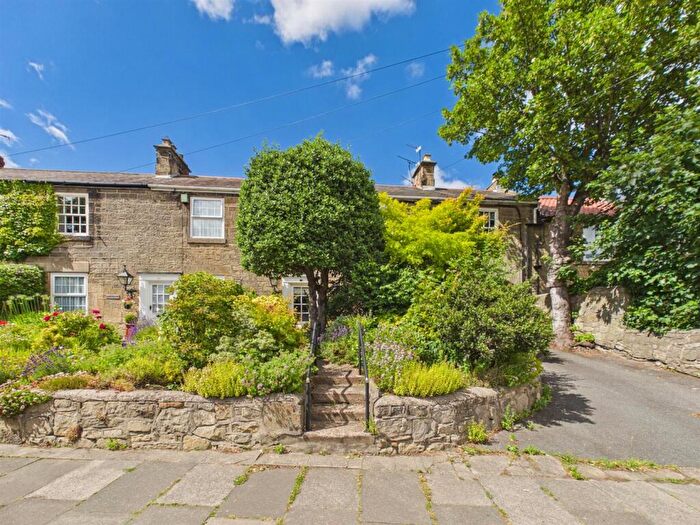 2 Bedroom Cottage For Sale In Front Street, Earsdon, NE25