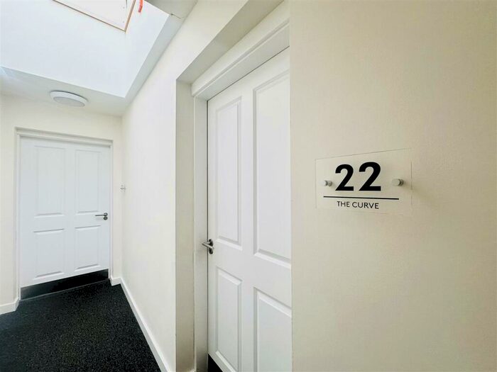 2 Bedroom Apartment To Rent In The Curve, Nottingham, NG7