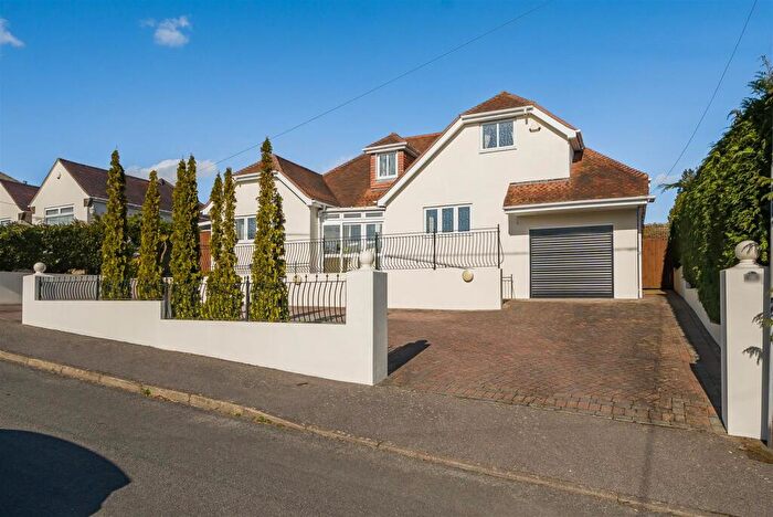 4 Bedroom Chalet For Sale In Winnards Close, West Parley, Ferndown, BH22