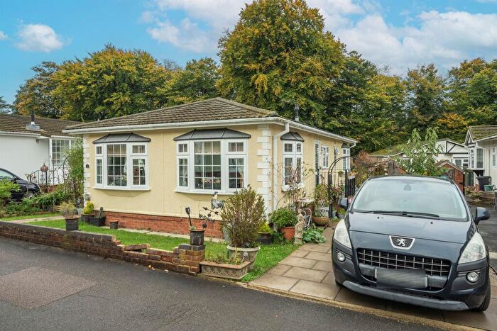 2 Bedroom Park Home For Sale In Chesham Road, Wigginton, Tring, HP23