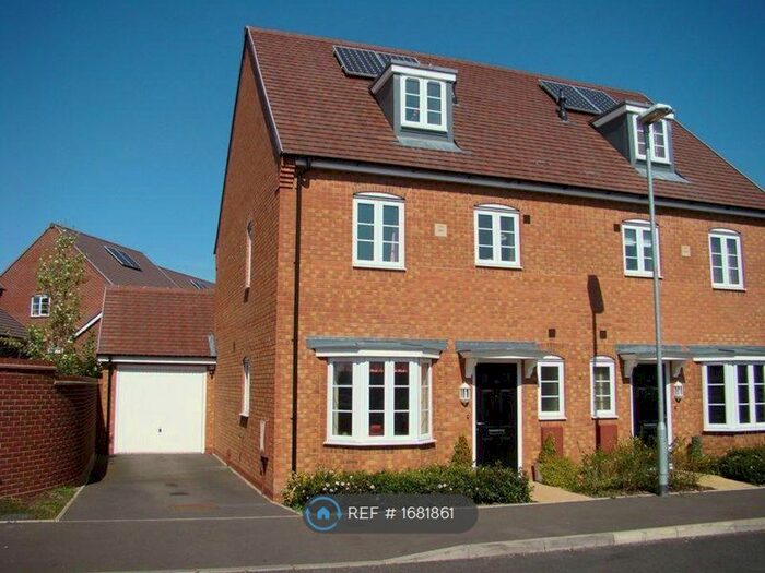 4 Bedroom Semi-Detached House To Rent In Talavera Road, Norton, Worcester, WR5