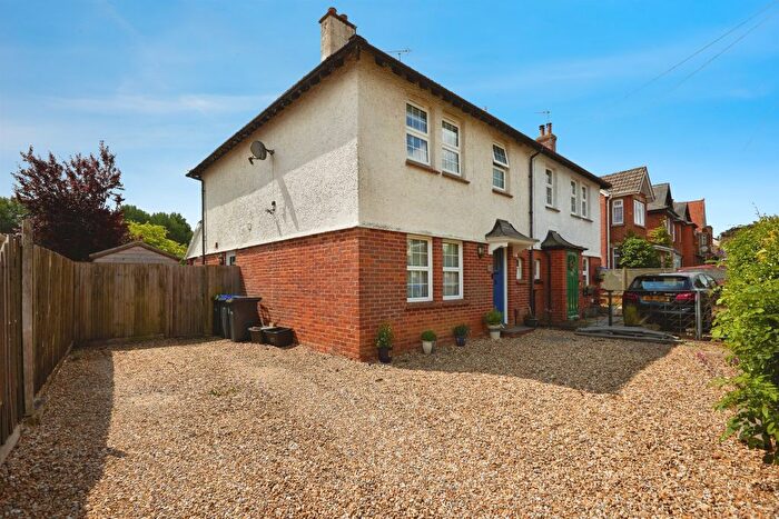 3 Bedroom Semi-Detached House For Sale In Shaftesbury Road, Wilton, Salisbury, SP2