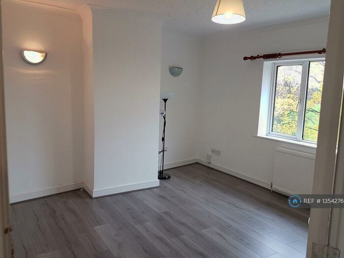 2 Bedroom Flat To Rent In Elysian Fields, Salford, M6