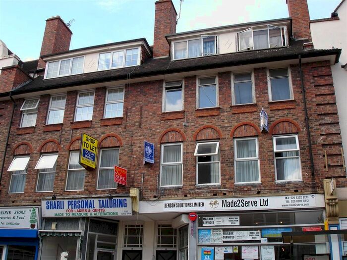 3 Bedroom Flat To Rent In Finchley Lane, Hendon, NW4