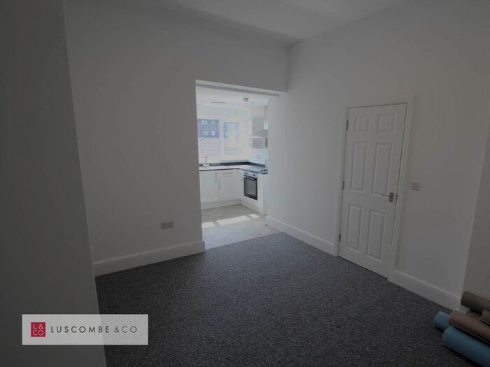 2 Bedroom Flat To Rent In Clytha Square, Newport, NP20