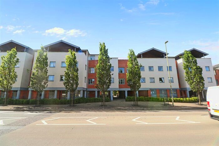 2 Bedroom Flat For Sale In Lady Susan Court, New Road, Basingstoke, RG21