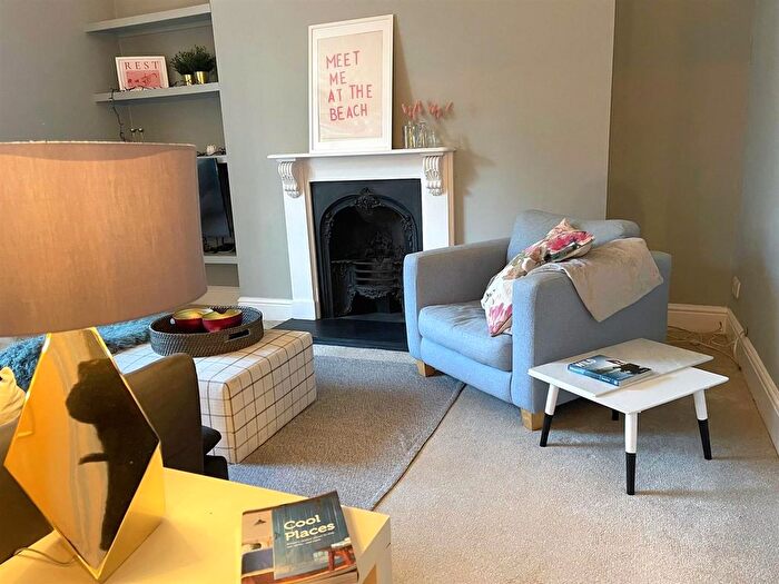 2 Bedroom Flat For Sale In Heavitree Park, Heavitree, Exeter, EX1