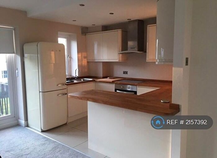 2 Bedroom Flat To Rent In Drewery Court, Blackheath, SE3