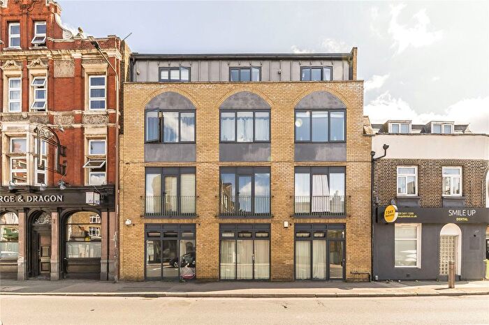 3 Bedroom Flat To Rent In Lewisham Road, Lewisham, SE13