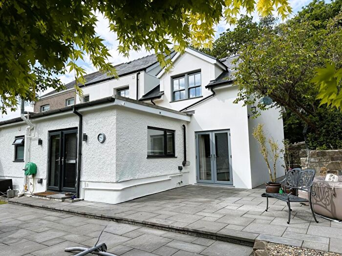 4 Bedroom Semi-Detached House For Sale In Weavers Road, Ystragynlais, Swansea., SA9