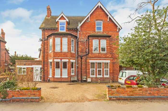 1 Bedroom Flat To Rent In Lansdowne Road, Bedford, MK40